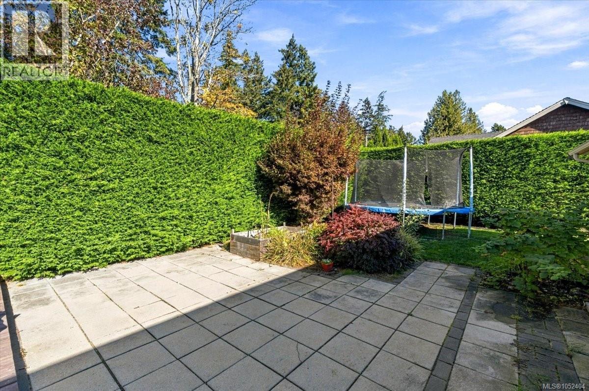 781 Sanderson Rd - 40