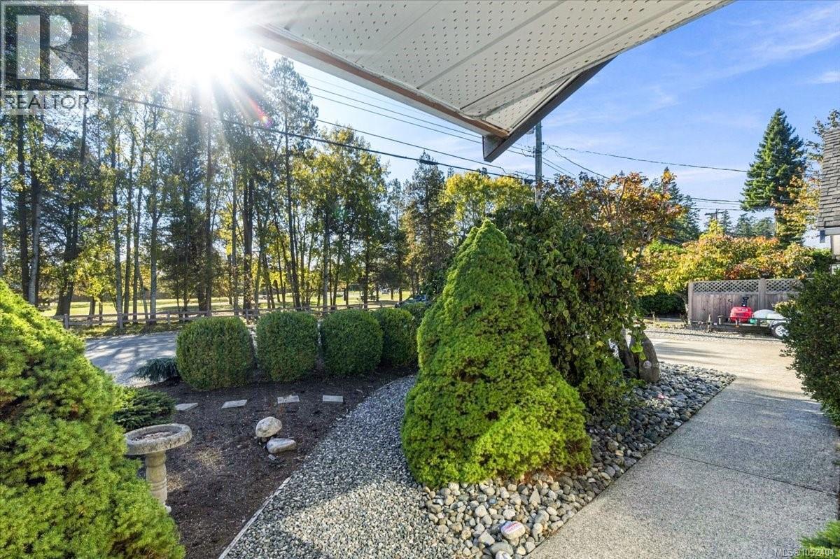 781 Sanderson Rd - 51