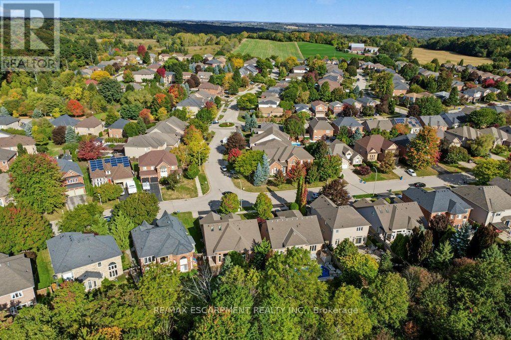 172 VALMONT Court, Hamilton, ON photo 15