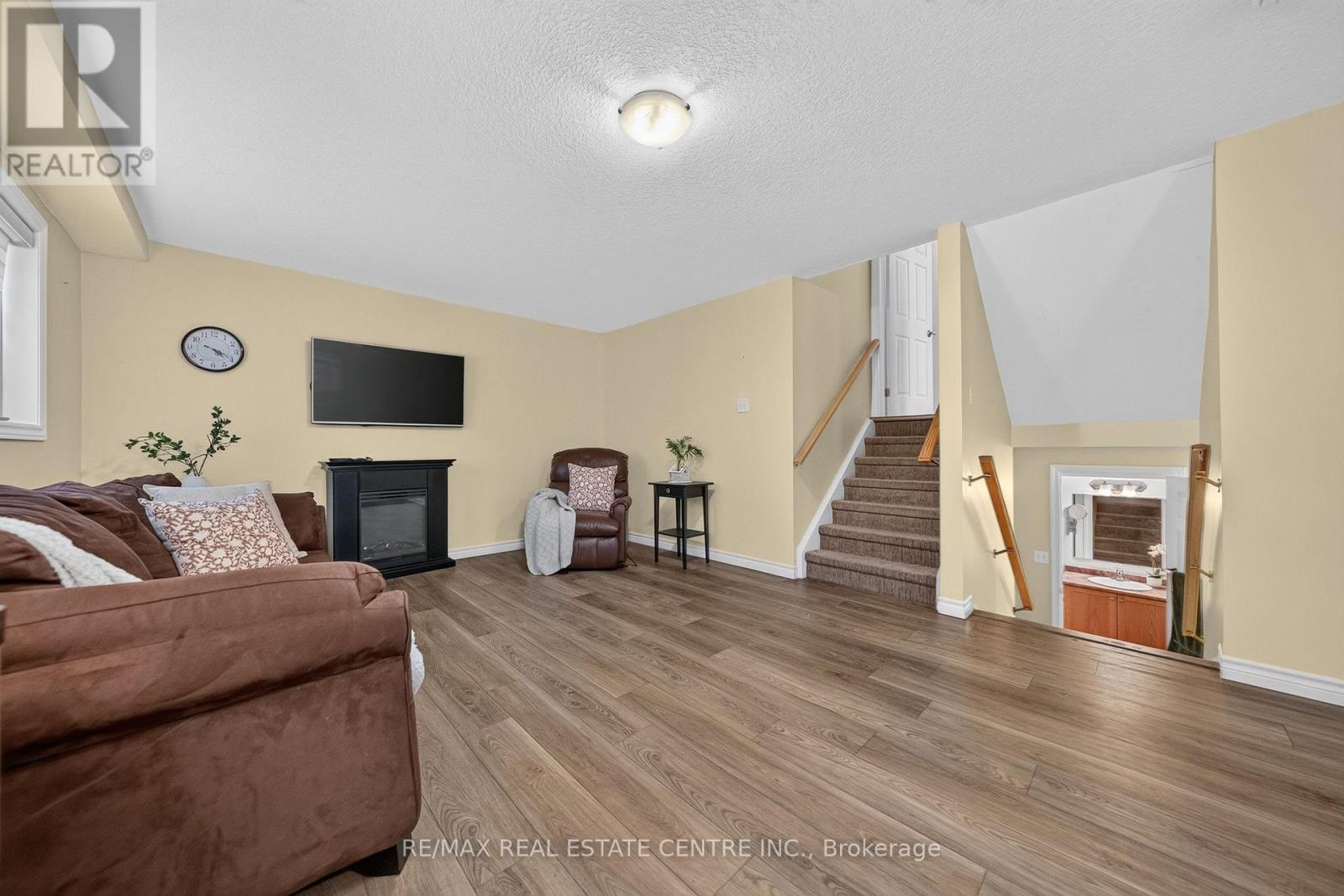 60 WAGLER AVENUE - 29