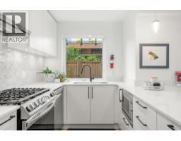 157 555 E 2nd Street, North Vancouver, BC V7L1E1 Photo 12