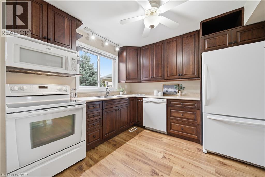 255 NORTHLAKE Drive Unit# 28 — photo 3