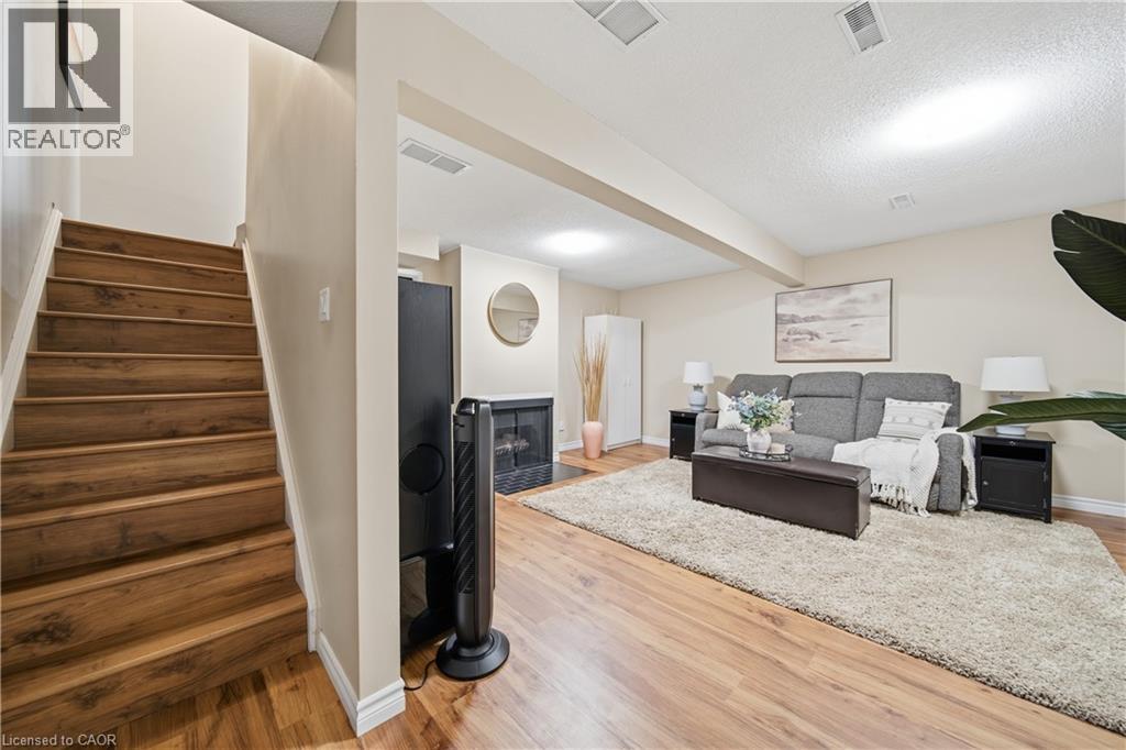 #28 255 NORTHLAKE Drive - 26