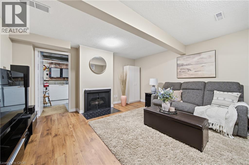 #28 255 NORTHLAKE Drive - 27