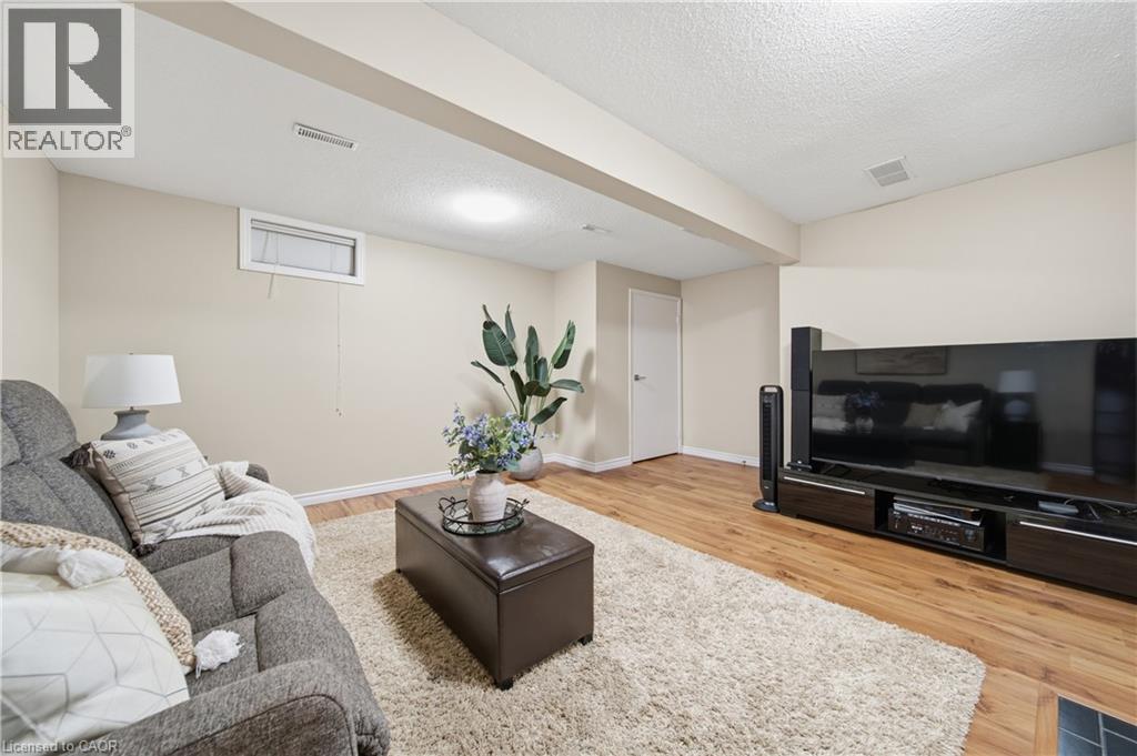 #28 255 NORTHLAKE Drive - 29