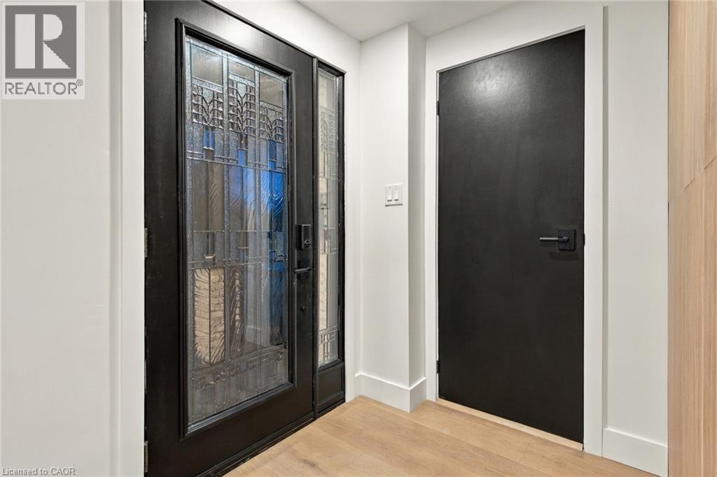 207 LINDEN Drive, Cambridge — photo 9