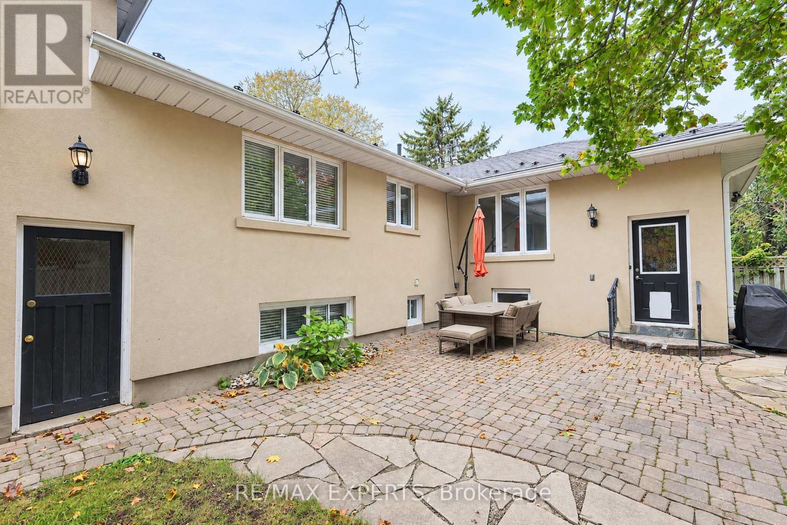 11 Knollside Drive — photo 38