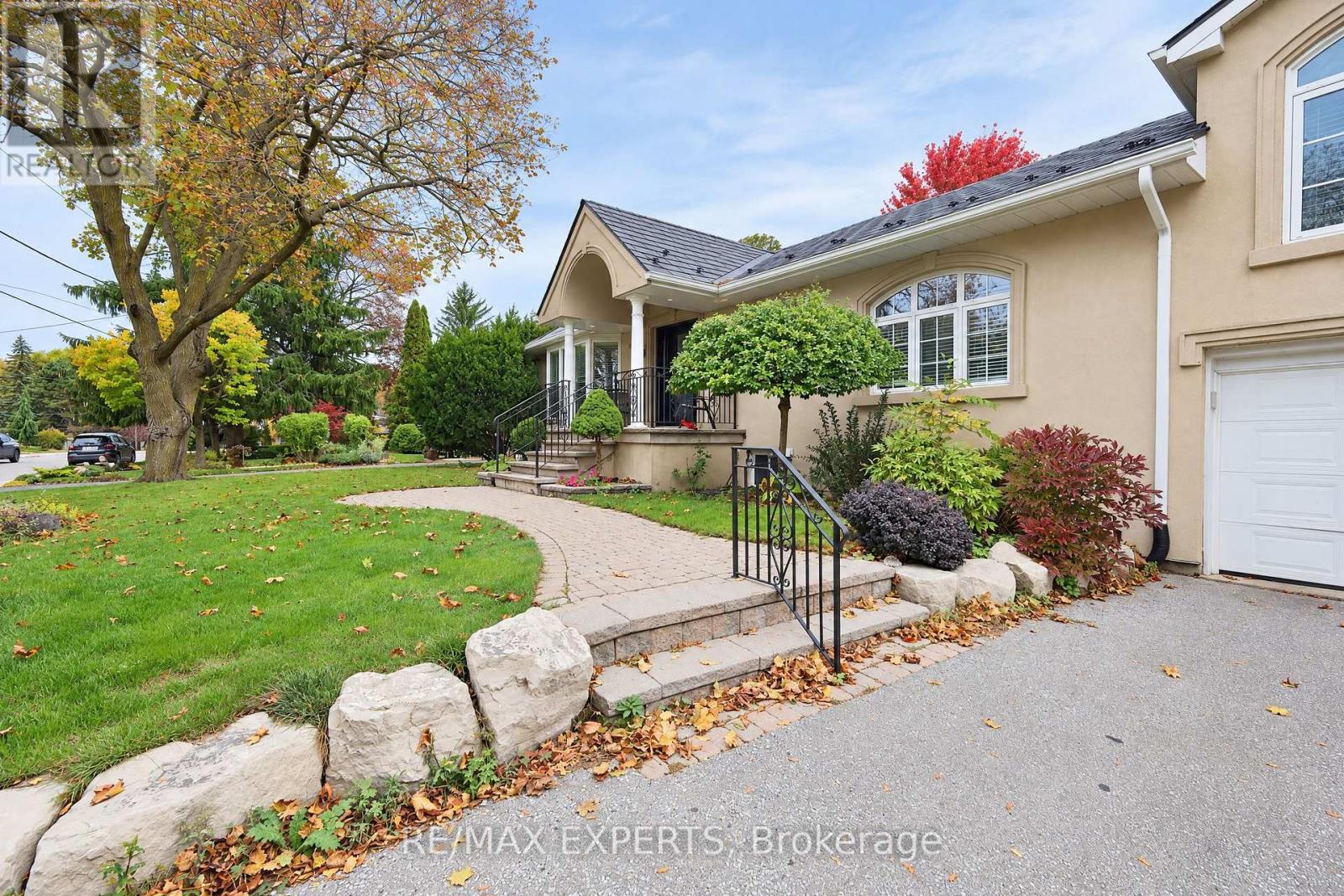 11 Knollside Drive — photo 40