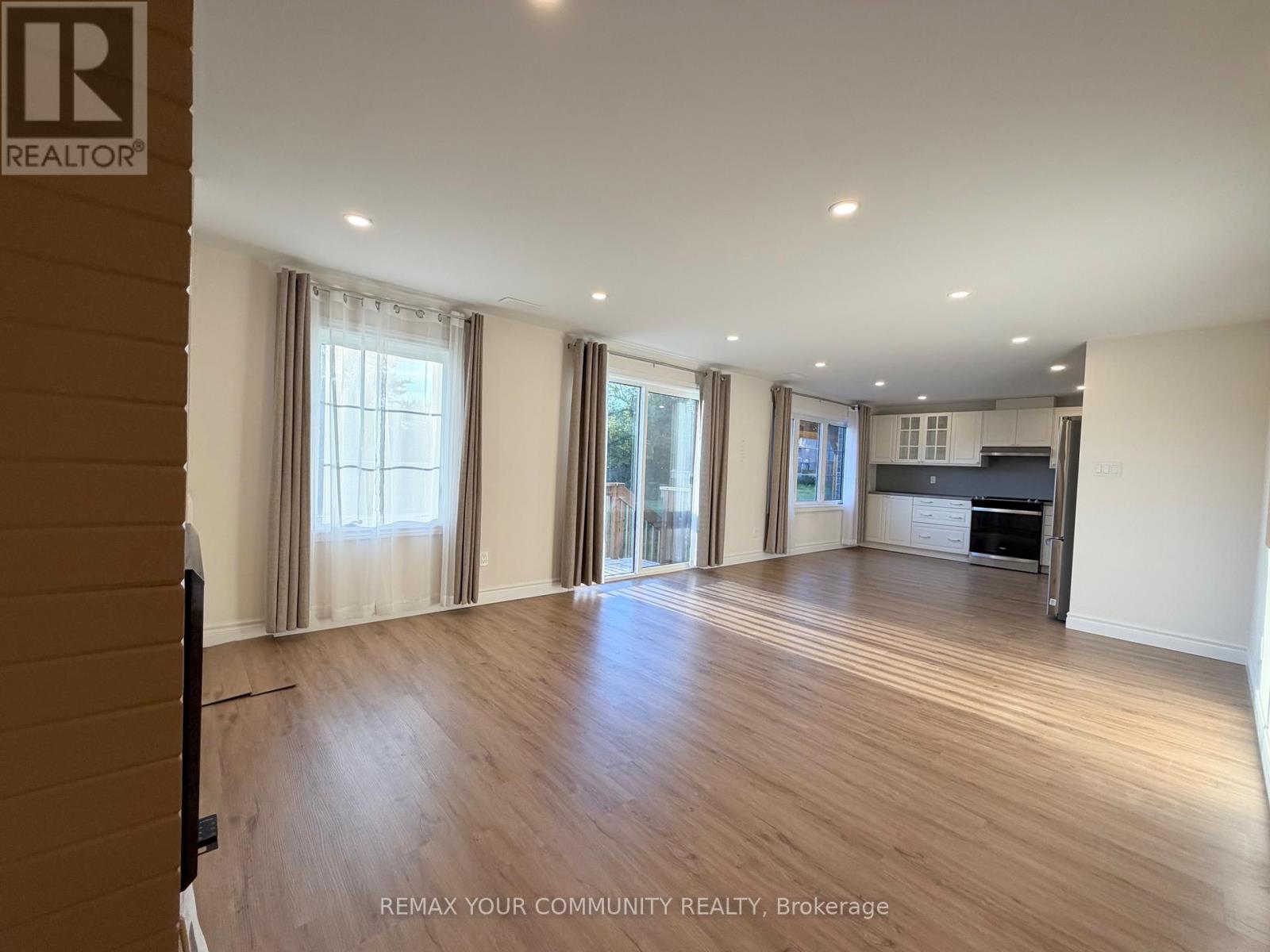 LOWER - 22 UPBOUND COURT, East Gwillimbury (Holland Landing) — photo 3
