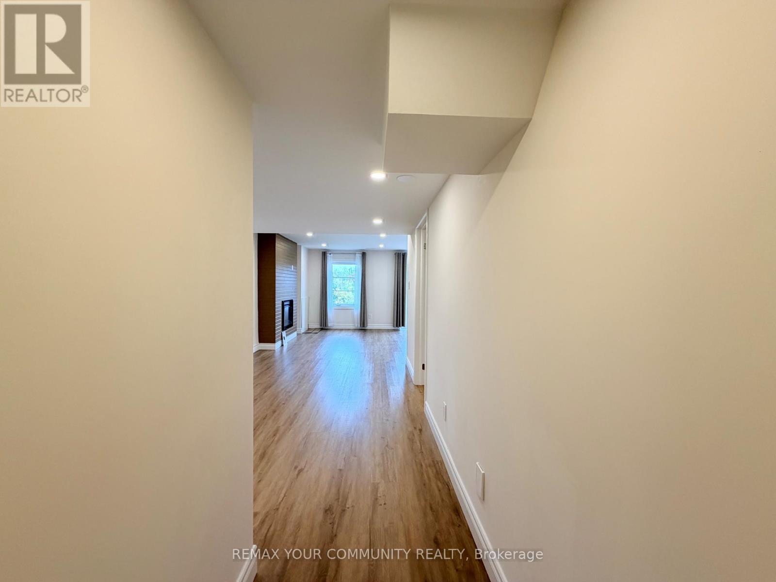 LOWER - 22 UPBOUND COURT, East Gwillimbury (Holland Landing) — photo 9