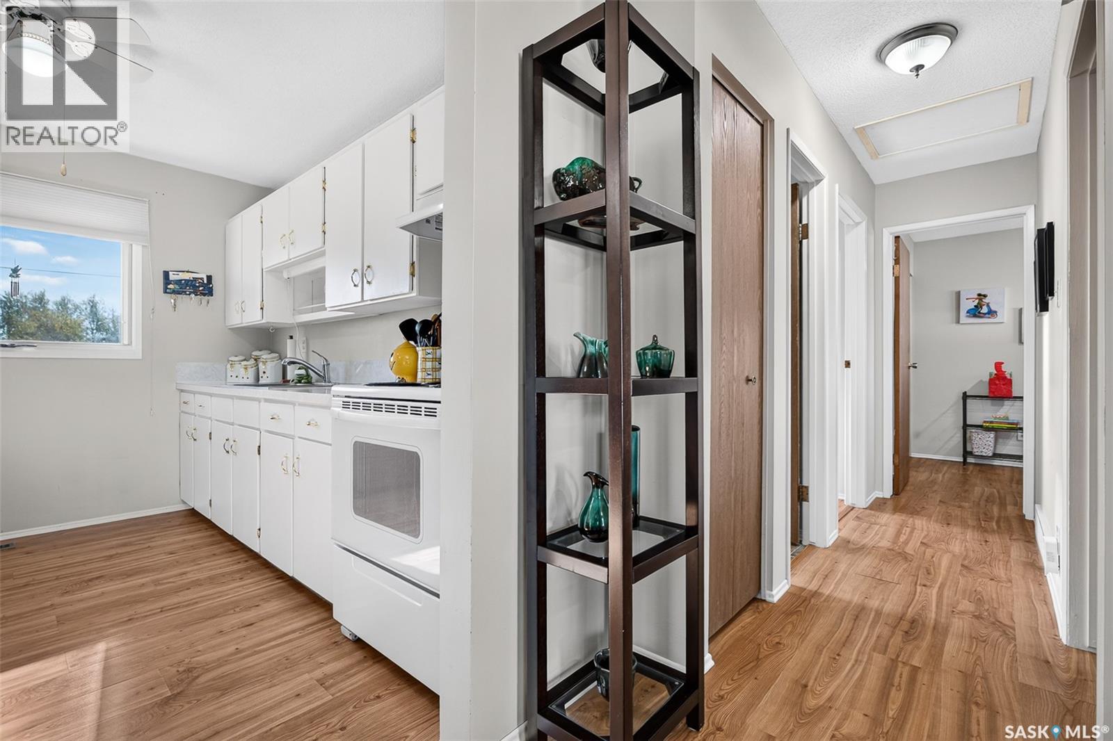955 Holdsworth CRESCENT - 12