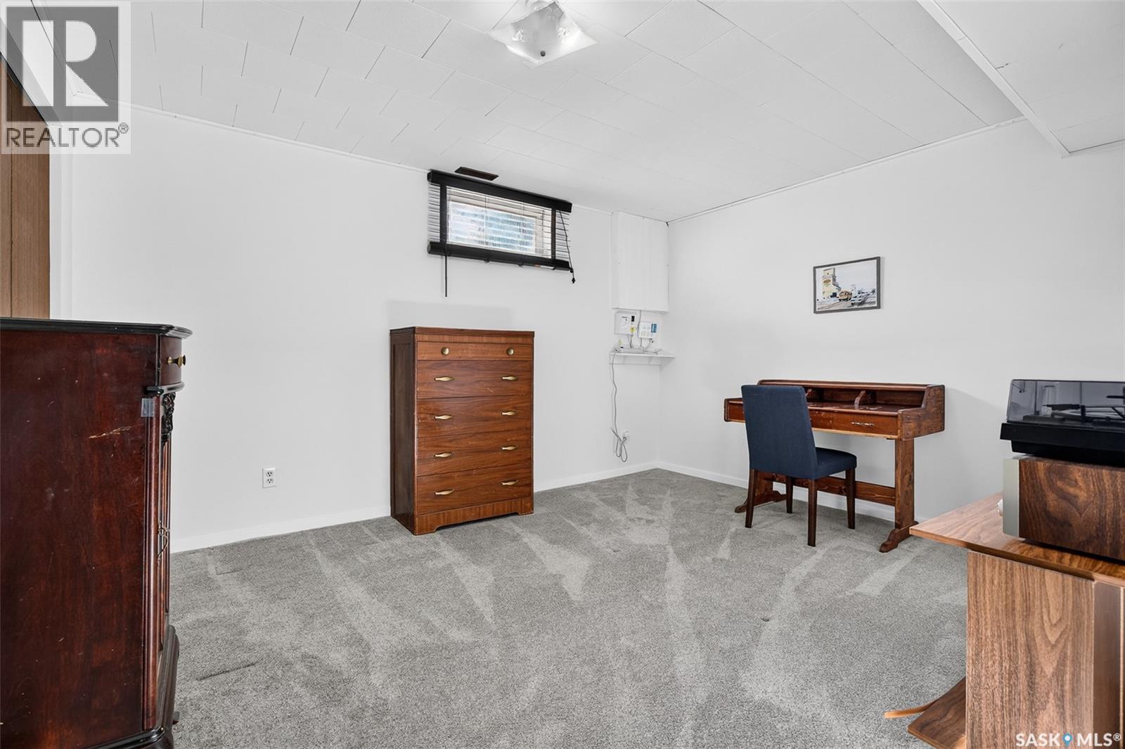 955 Holdsworth CRESCENT - 47