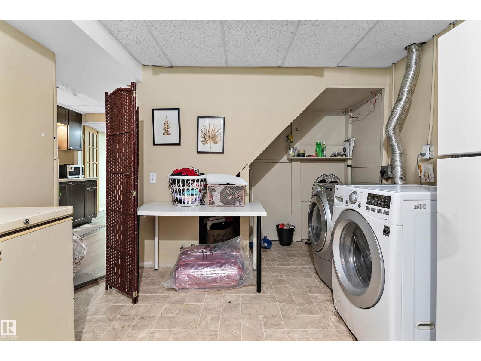 5406 55 Street, photo 24