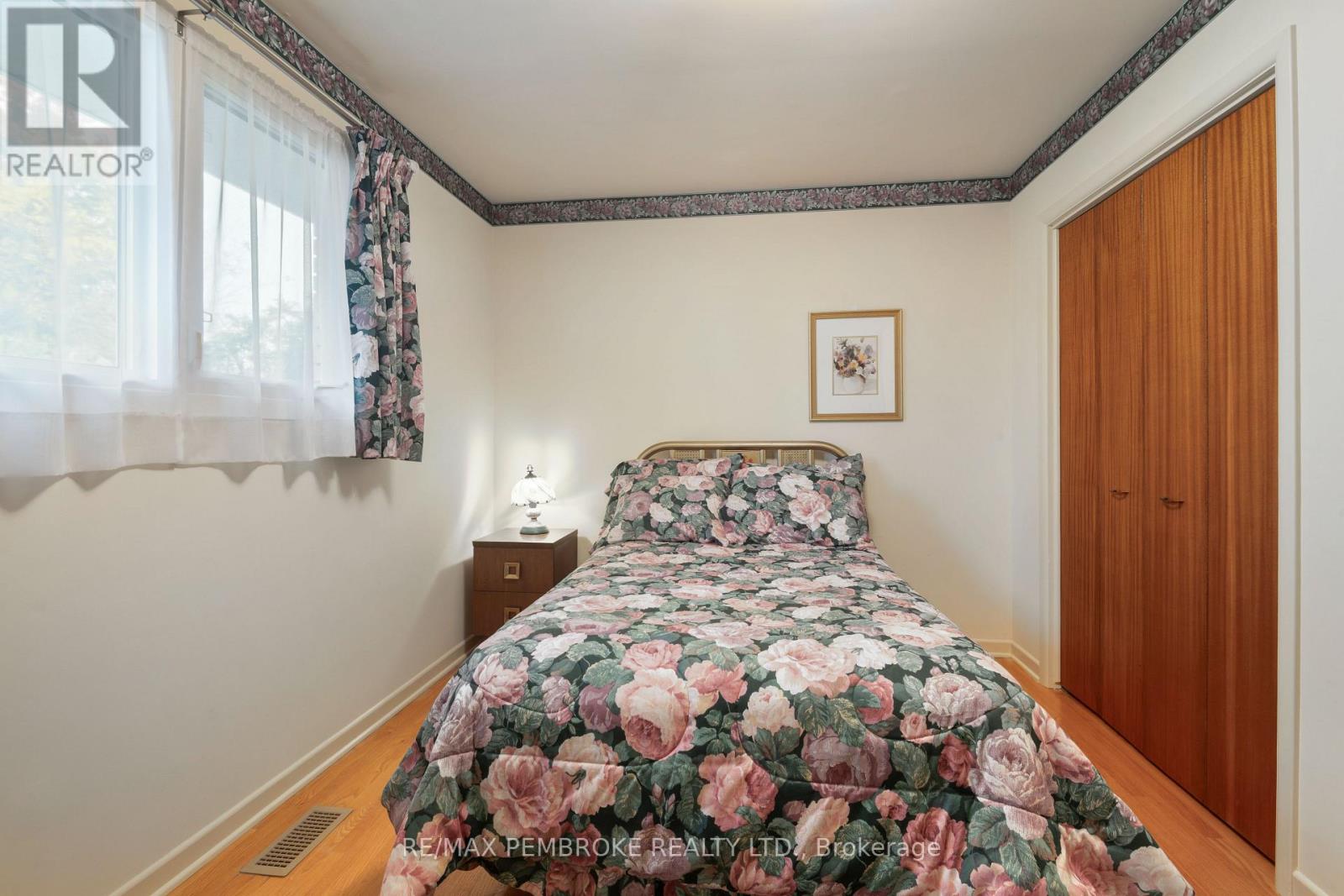 504 Wallace Street — photo 19