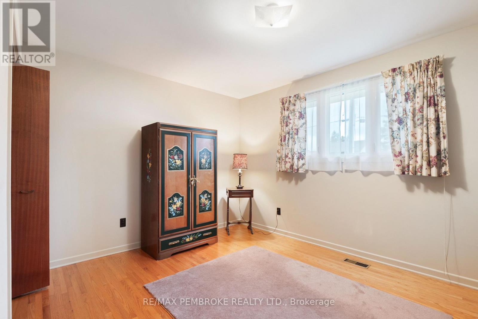 504 Wallace Street — photo 20