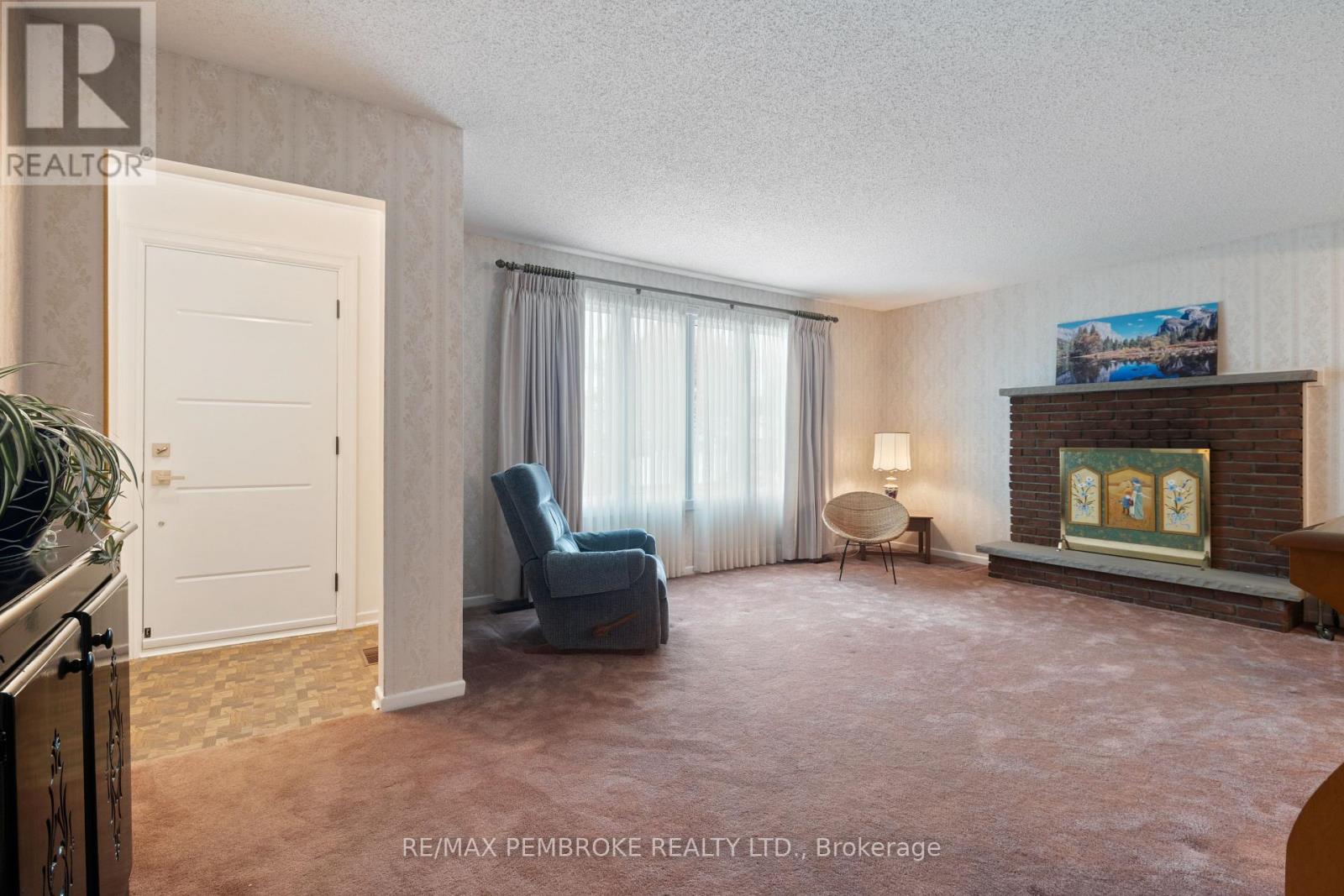 504 WALLACE STREET, Pembroke — photo 4