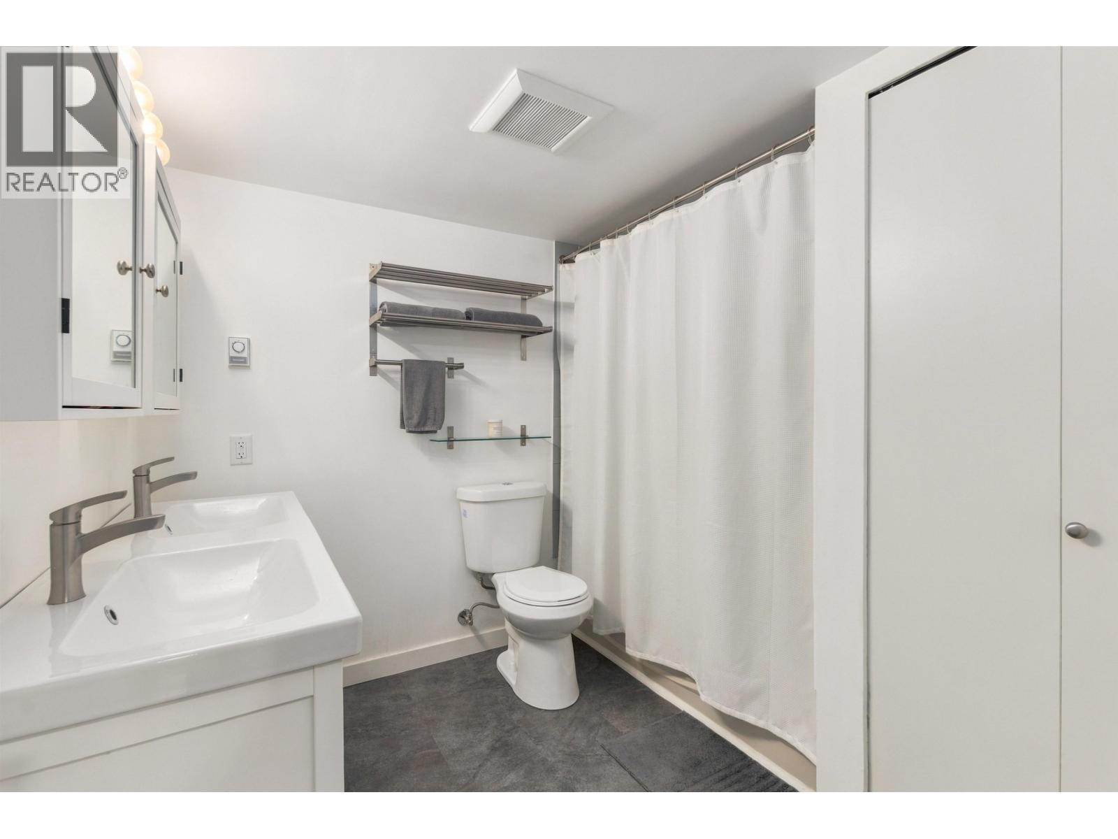 Photo of 5 1101 W 8TH AVENUE 17