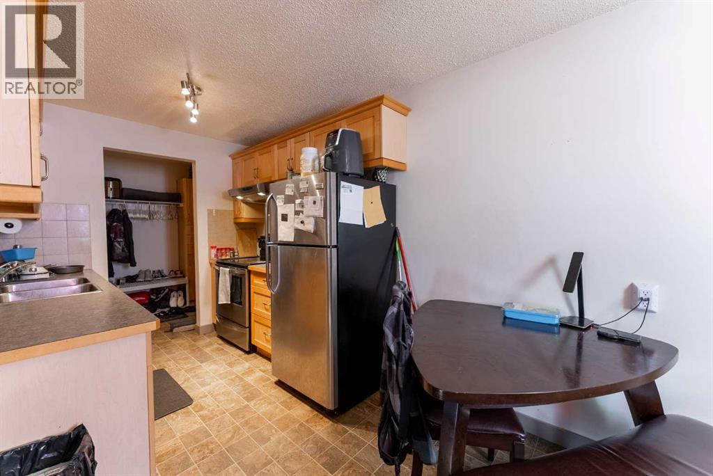 18, 3440 23 Avenue S, Lethbridge — photo 8