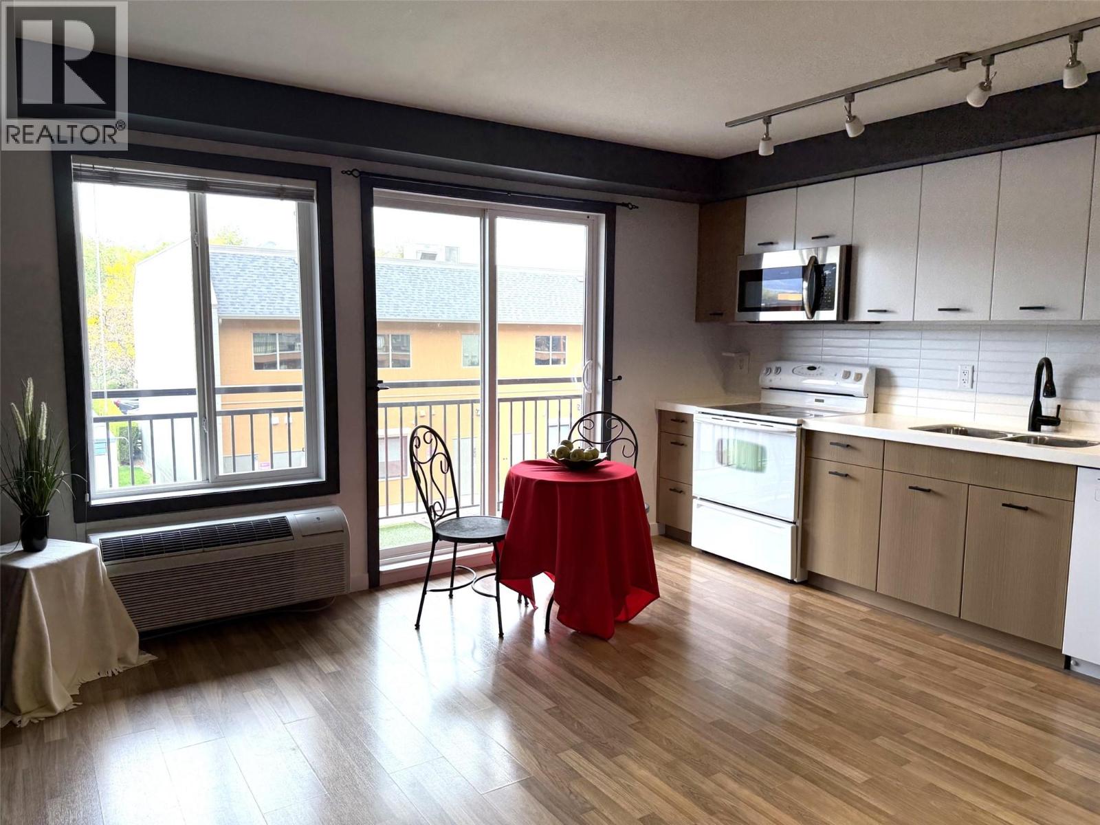 #218 1550 Dickson Avenue - 8
