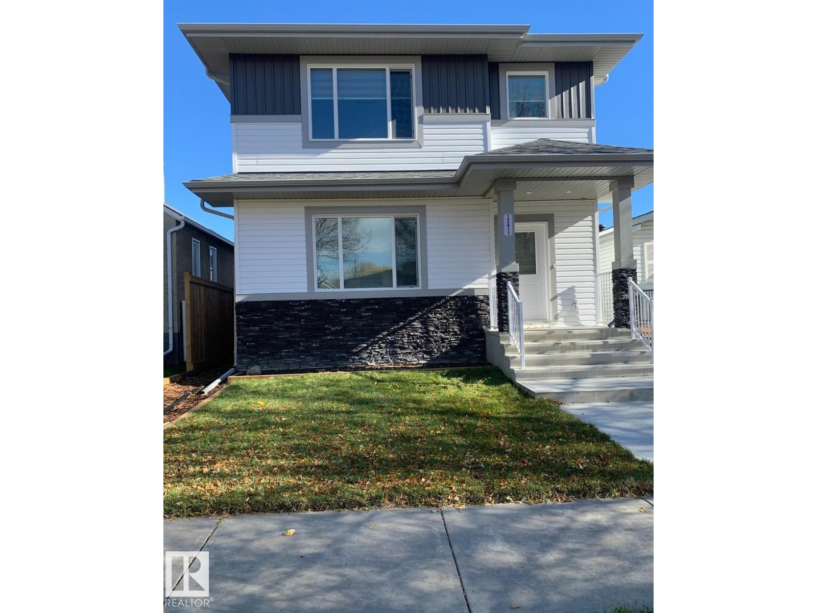 12411 86 Street NW, Edmonton: 4 bed house