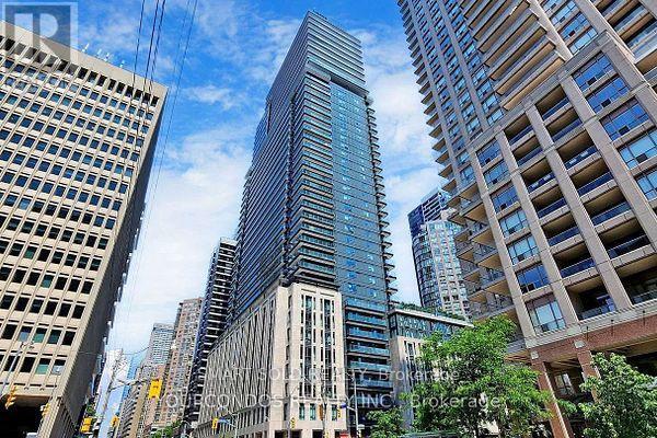2016 - 955 BAY STREET, Toronto (Bay Street Corridor)