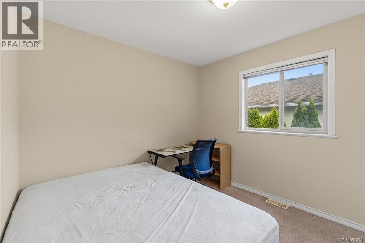 6439 Nidri Pl - 17