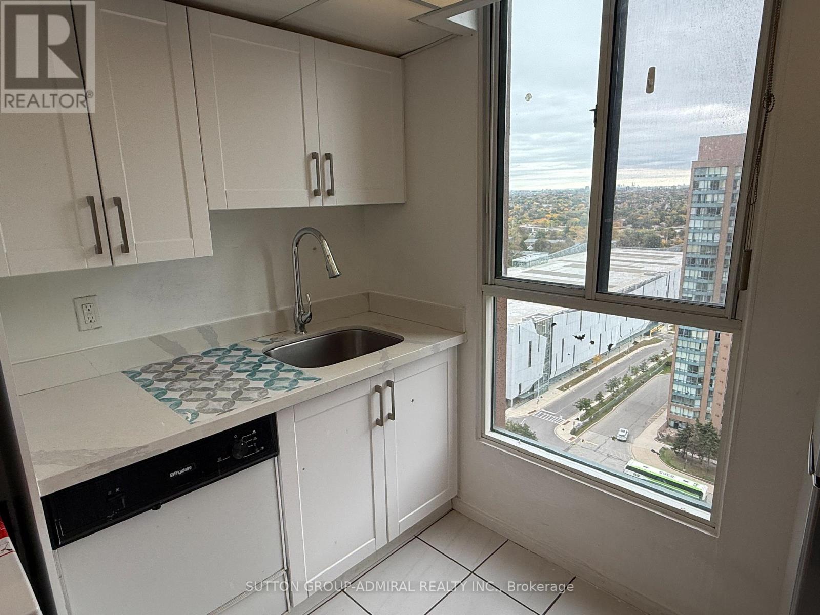 2216 - 155 HILLCREST AVENUE, Mississauga (Cooksville) — photo 6