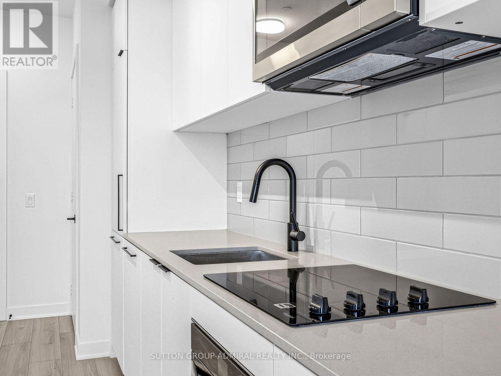 1185 Dupont Street — photo 16