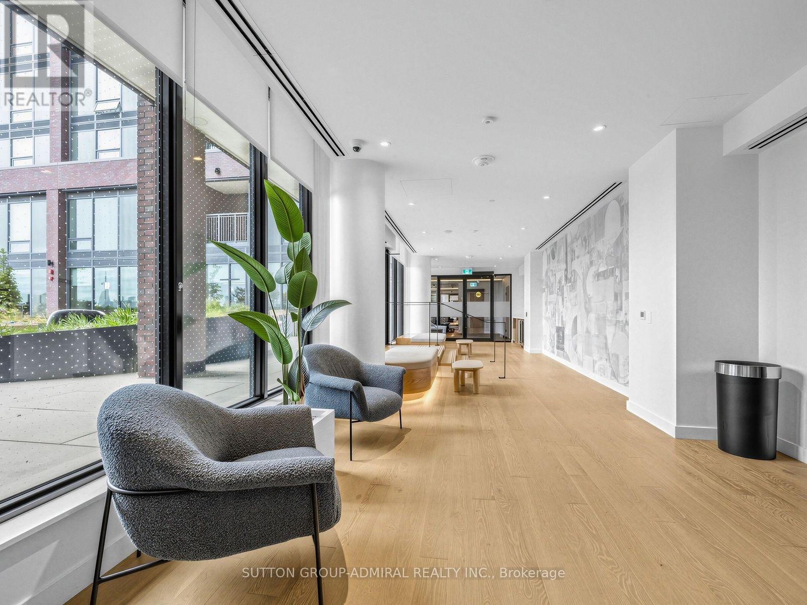 1185 Dupont Street — photo 37