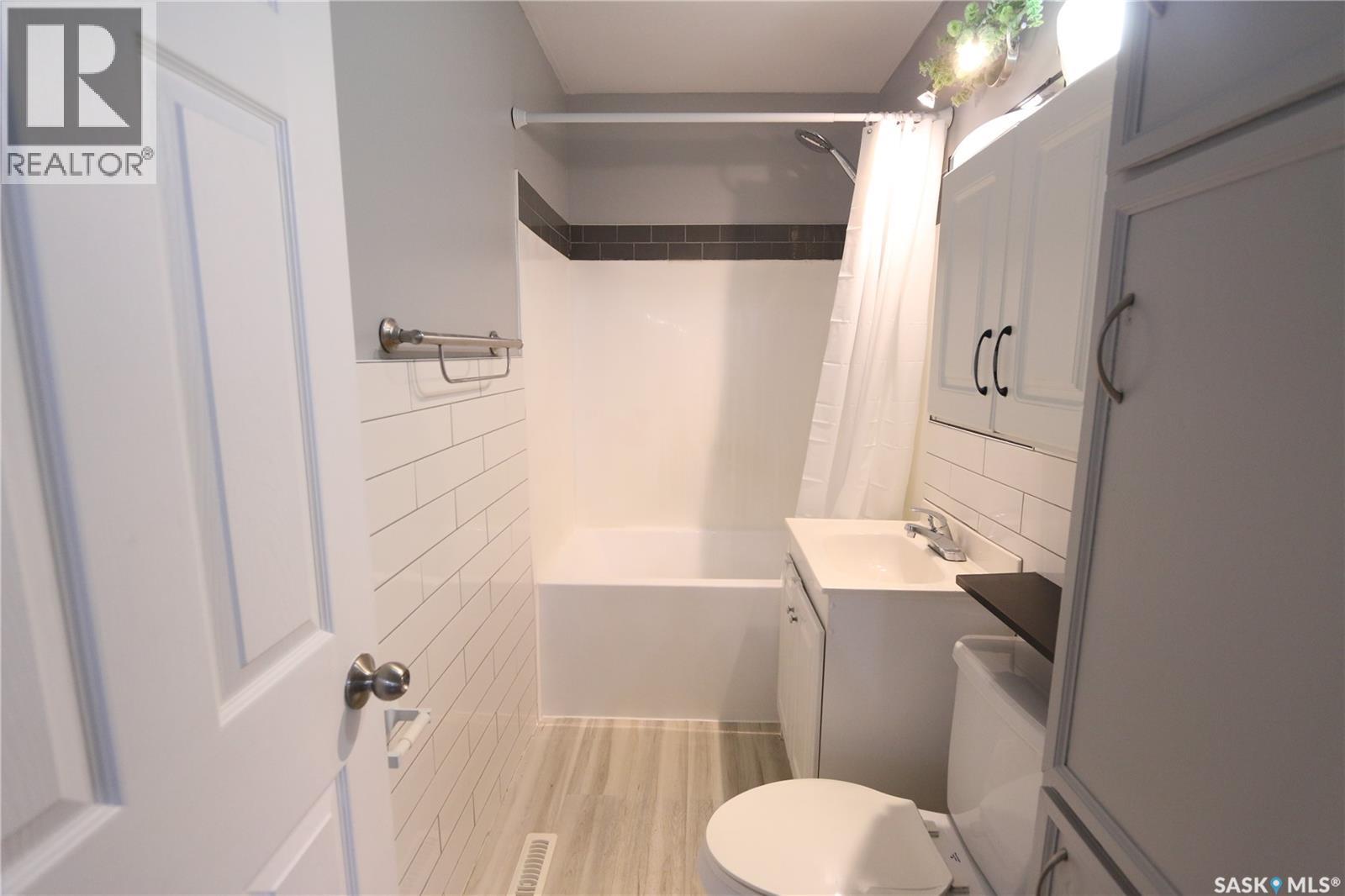 1549 Bond STREET - 13