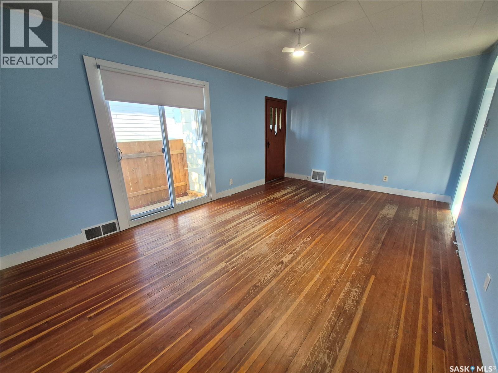 203 Loucks STREET, Pangman — photo 10