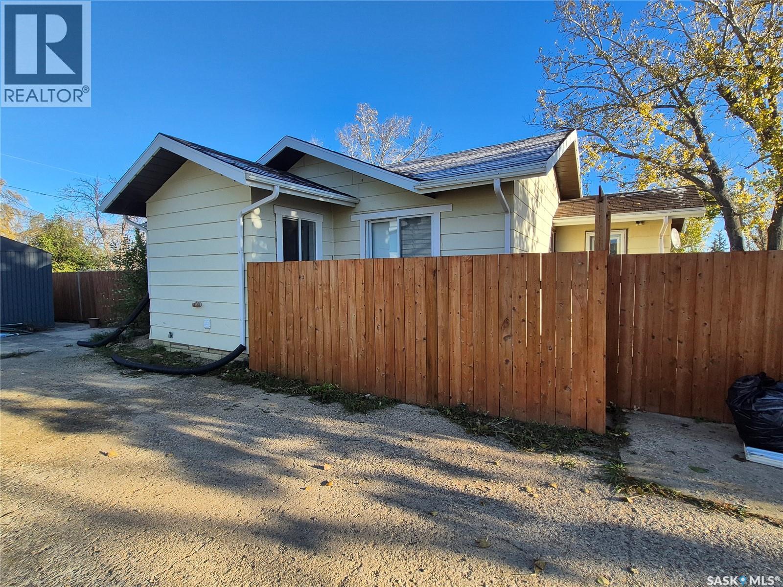 203 Loucks STREET, Pangman — photo 30