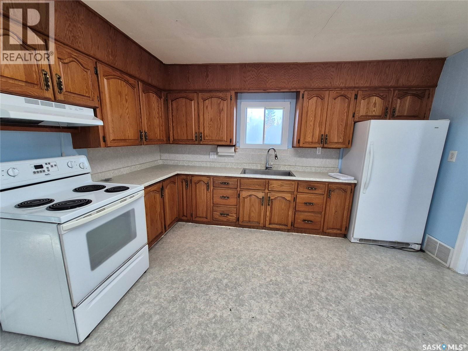 203 Loucks STREET - 8
