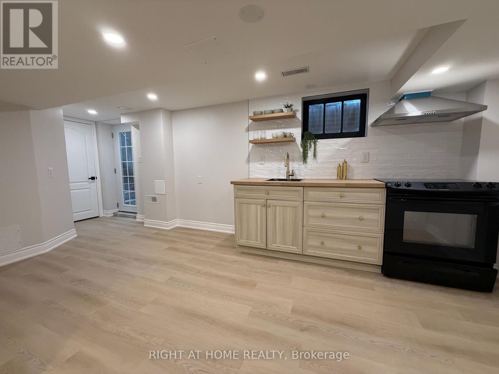 9 Crestview Avenue, Brampton, ON photo 35