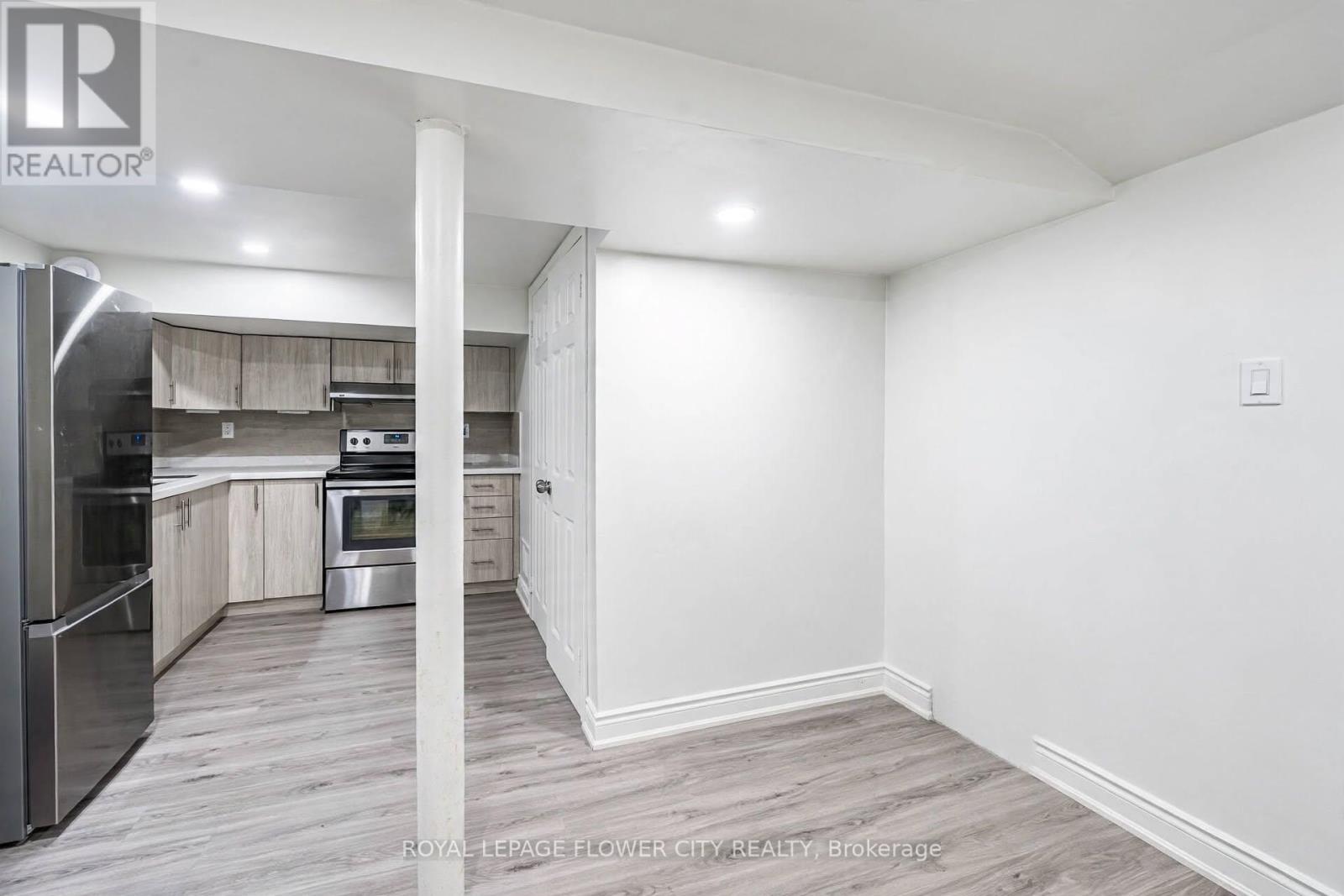3 Clayhall Crescent, Toronto, ON photo 35