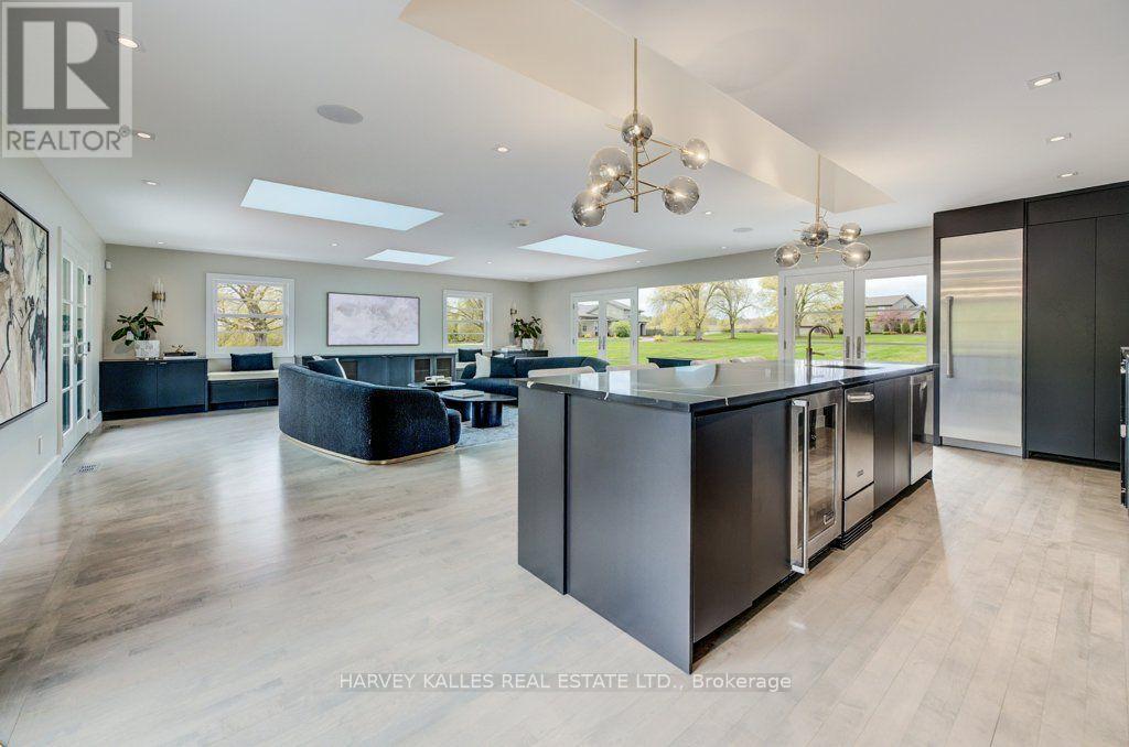 8 Westgate Walk, Kitchener, ON photo 42