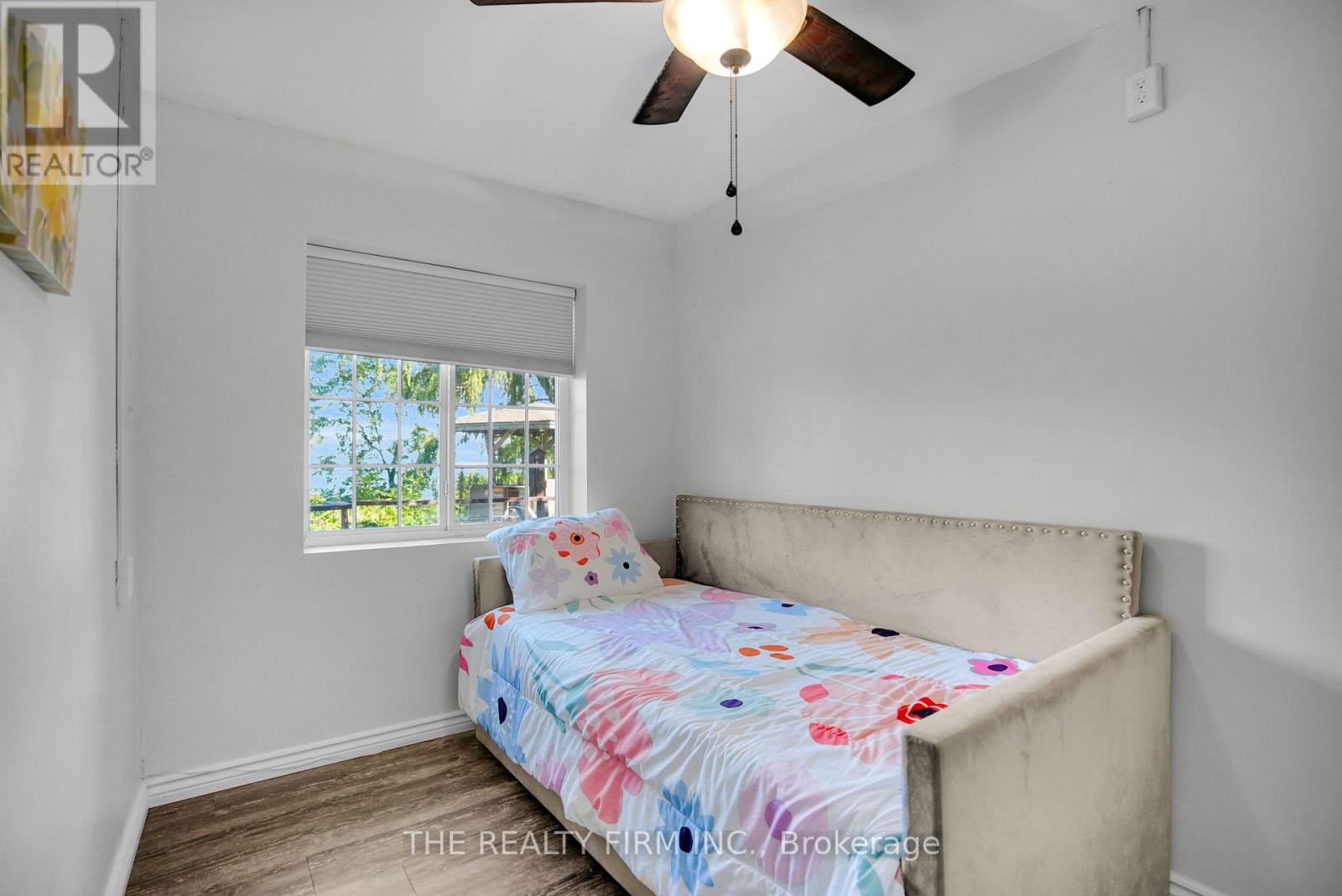 3692 Beverly Glen — photo 17