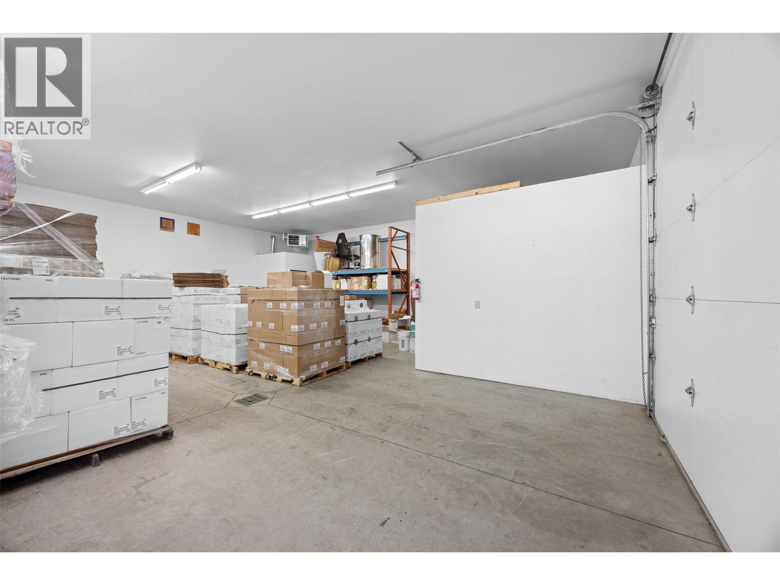 9503 Cedar Avenue, Summerland