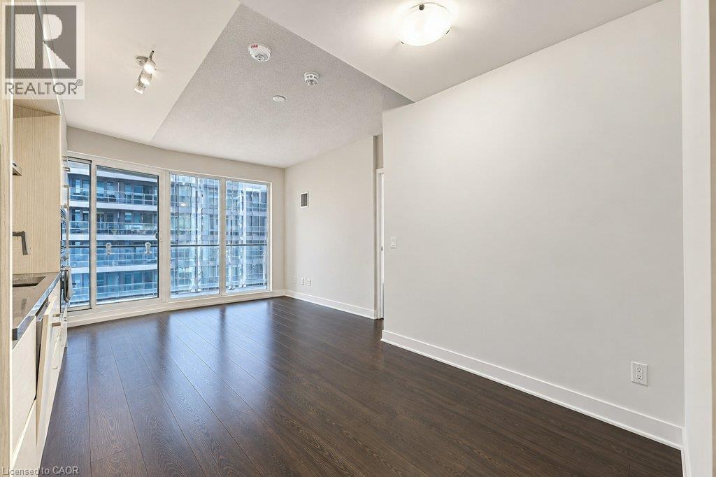2221 Yonge Street — photo 26