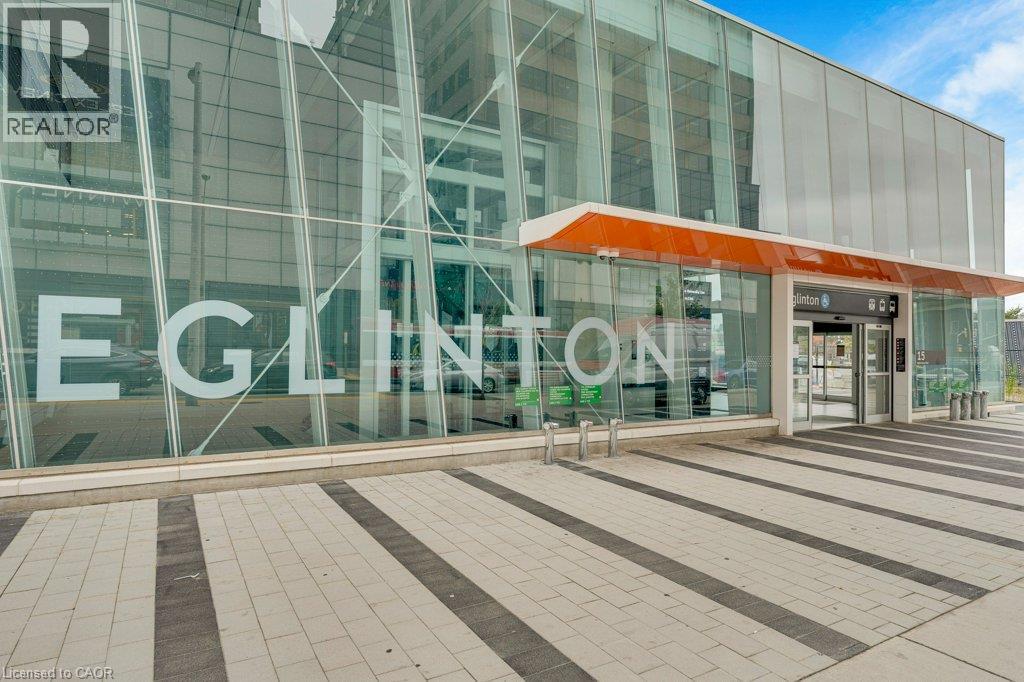 2221 Yonge Street — photo 25