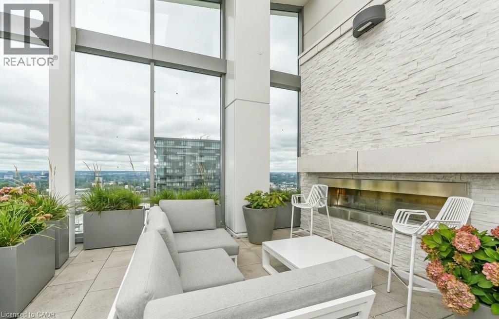 2221 Yonge Street — photo 22