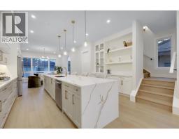 5pc Bathroom - 6429 33 Avenue Nw, Calgary, AB T3B1K9 Photo 8