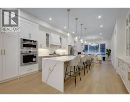 4pc Bathroom - 6429 33 Avenue Nw, Calgary, AB T3B1K9 Photo 7