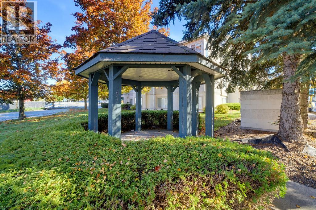 104 650 3 Street Southwest, Salmon Arm