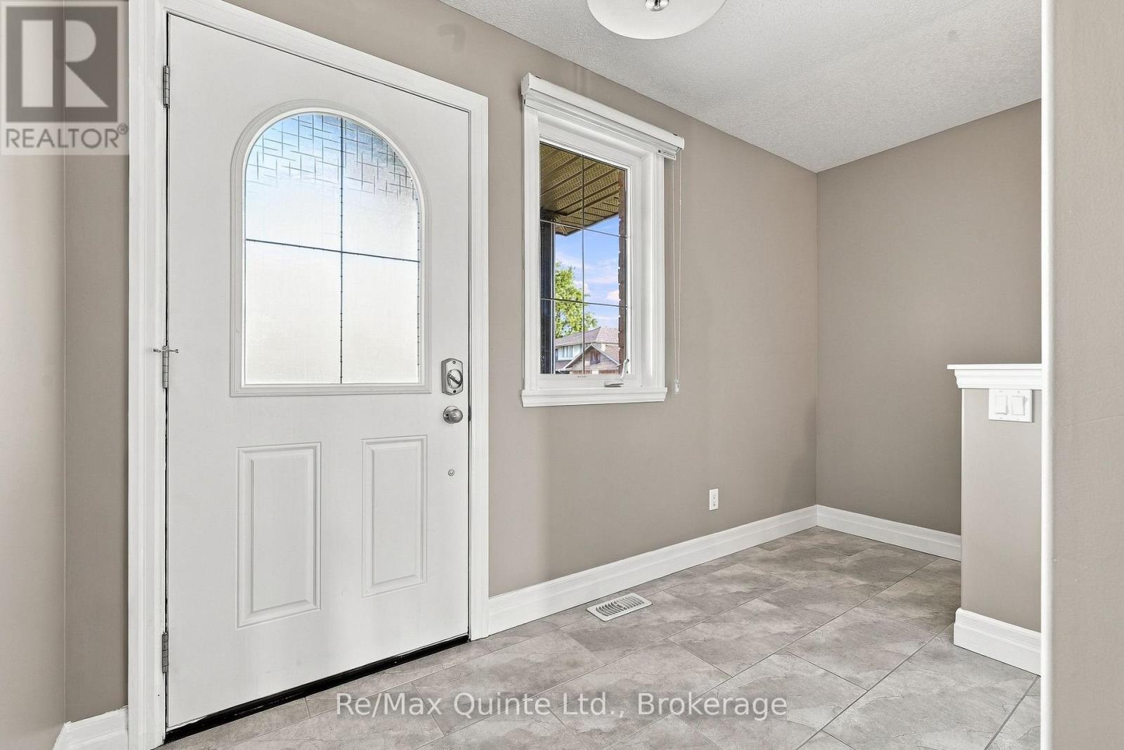 32 Cortland Crescent, Quinte West, ON photo 10