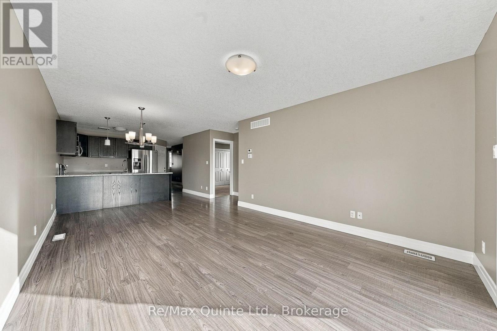 32 CORTLAND CRESCENT - 18