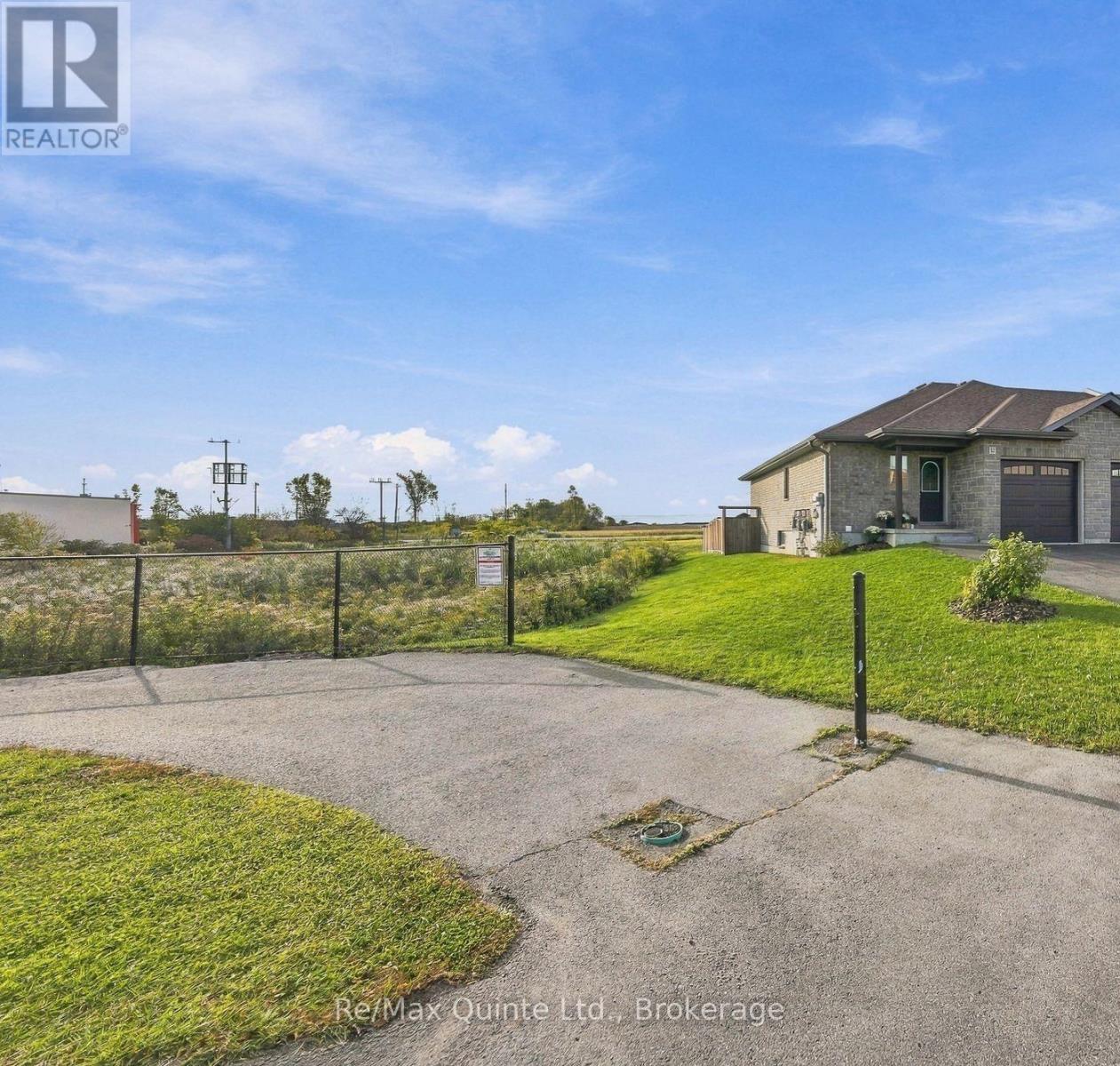 32 CORTLAND CRESCENT - 3