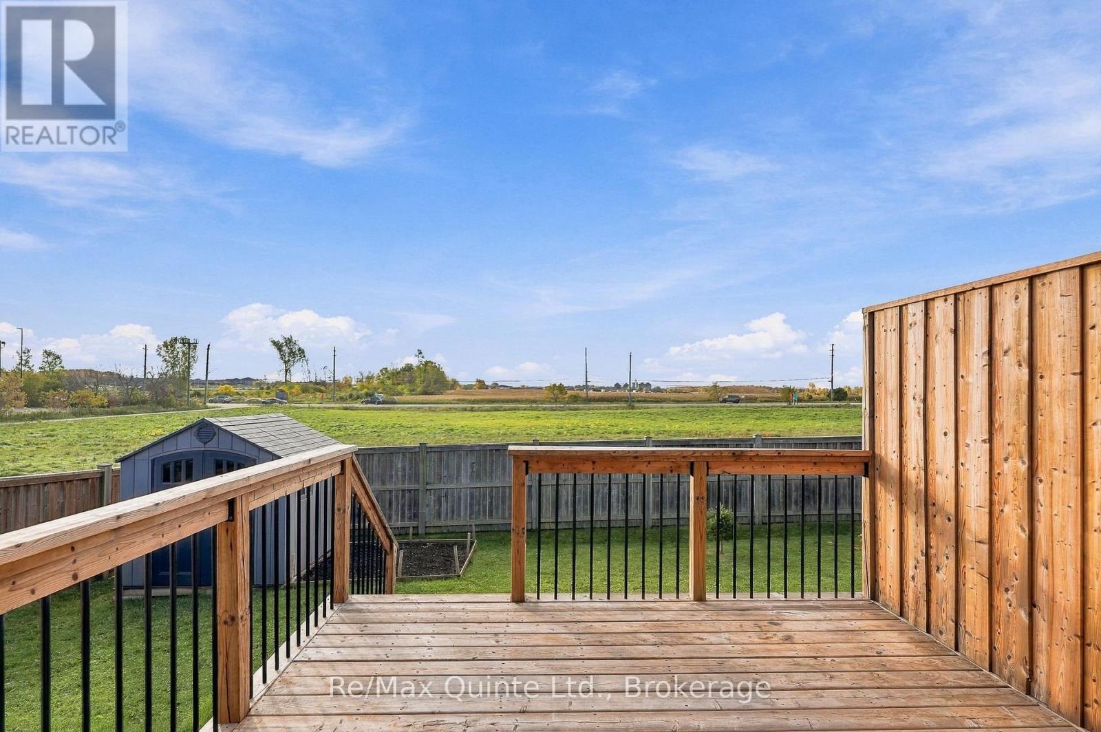 32 CORTLAND CRESCENT - 36