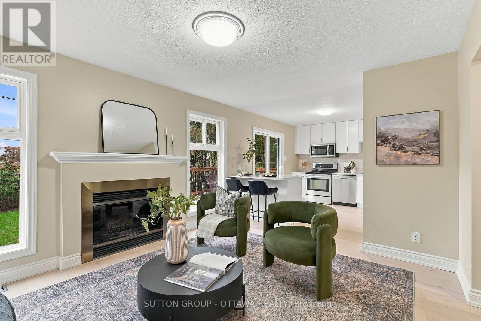 476 Rougemount Crescent — photo 15
