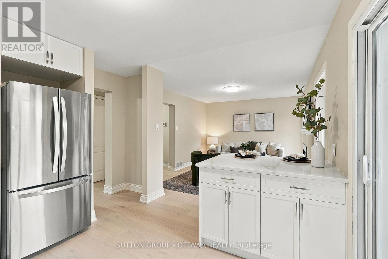 476 Rougemount Crescent — photo 21